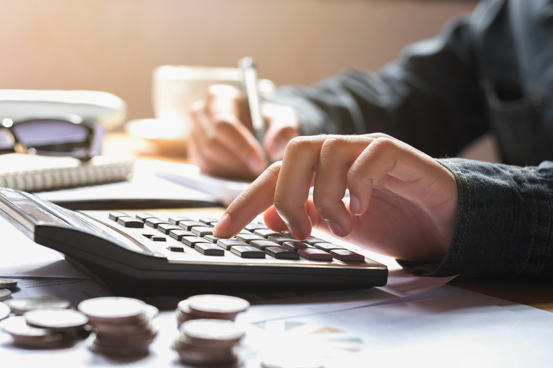 Sindicatele din Educație îi cer ministrului Mihai Dimian să indice urgent sursa de finanțare pentru prima de pensionare egală cu două salarii de bază, care trebuie acordată profesorilor din anul școlar 2026-2027
