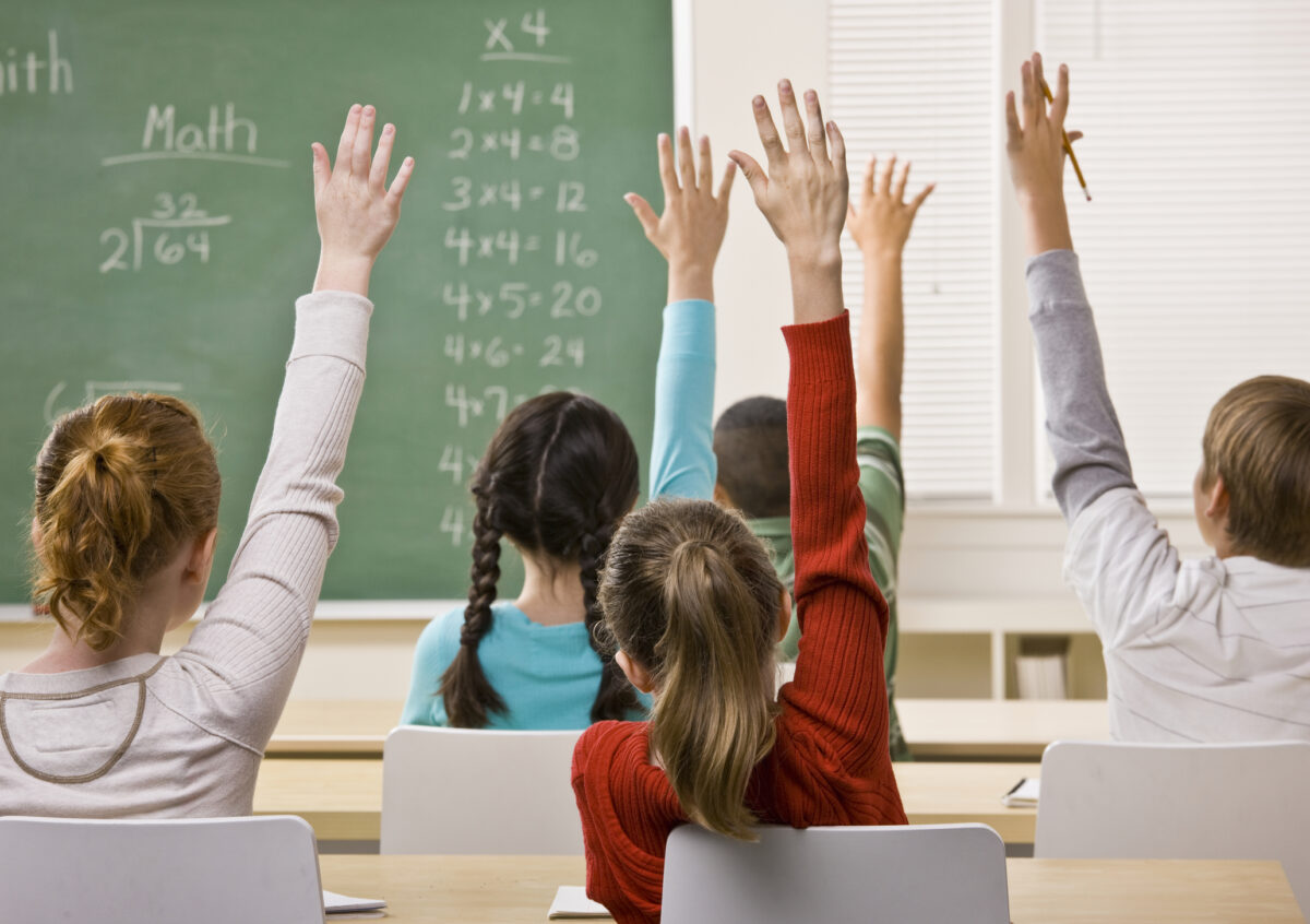 UPDATE Cel puțin 76 de catedre de Fizică, Chimie, Matematică, Biologie, Geografie și Informatică sunt încă neocupate în școlile din București, la trei săptămâni de la începerea cursurilor