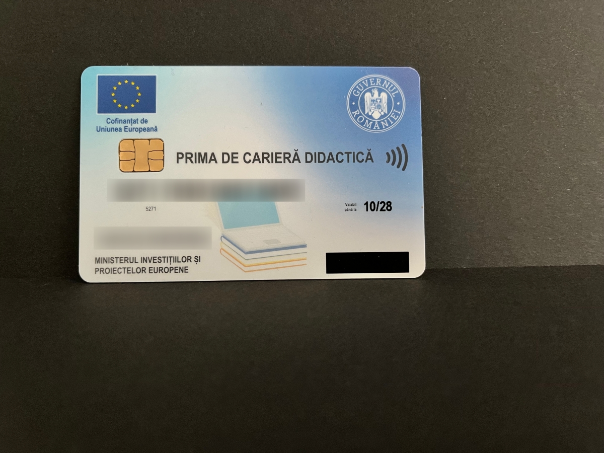 EXCLUSIV Aproape 52.000 de profesori și angajați din educație, validați de Ministerul Educației și STS pentru a încasa prima didactică, nu primiseră încă banii pentru că nu și-au activat cardul, potrivit MIPE