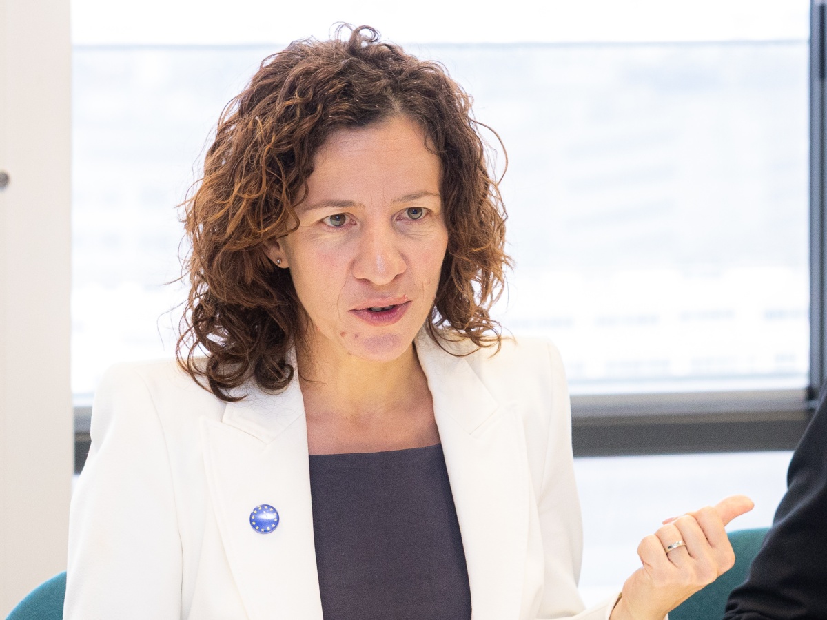 Roxana Mînzatu: Rezultatele PISA 2025 ne îngrijorează. Elevii au probleme tocmai cu abilitățile esențiale în era inteligenței artificiale, să distingă faptele de opinii și să evalueze critic informația