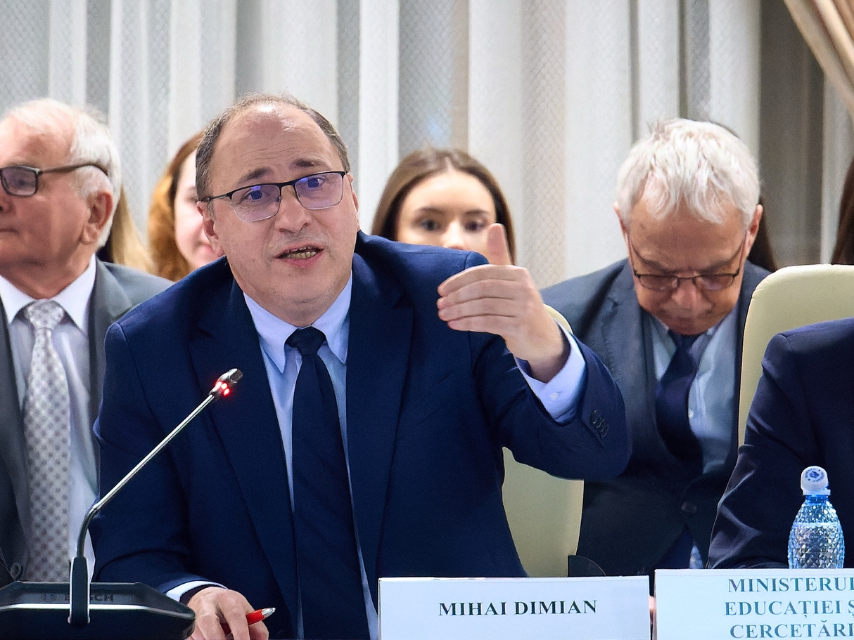 Ministrul Educației, Mihai Dimian: Profesorii trebuie să fie mai exigenți. Nu mai poți să ajungi în clasa a VIII-a cu media peste 5 la matematică și tu să iei 2 la Evaluarea Națională